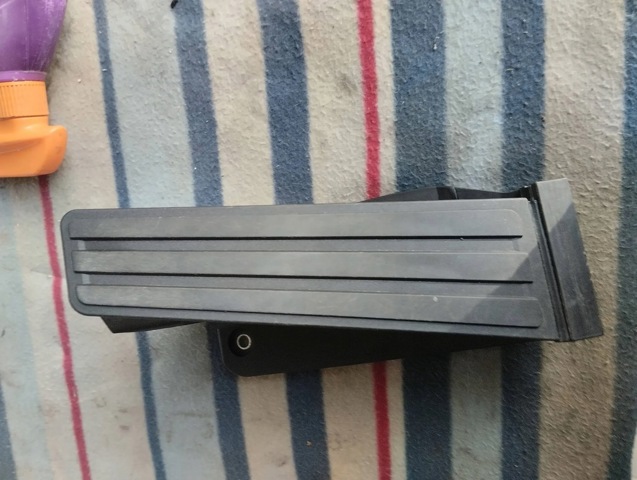 PORSCHE 9J1721507 Педаль газа в наличии Кривой Рог