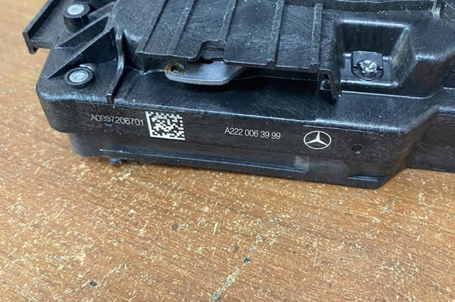 MERCEDES A0997206701 Замок передней правой двери в наличии Одесса
