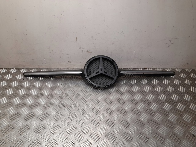 A1178880060 MERCEDES Решетка радиатора купить в Днепр