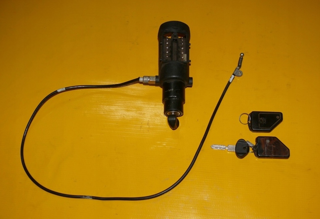 Замок зажигания A1404600904 MERCEDES