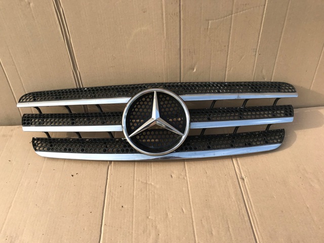 A1638801085 MERCEDES Решетка радиатора купить в Украина