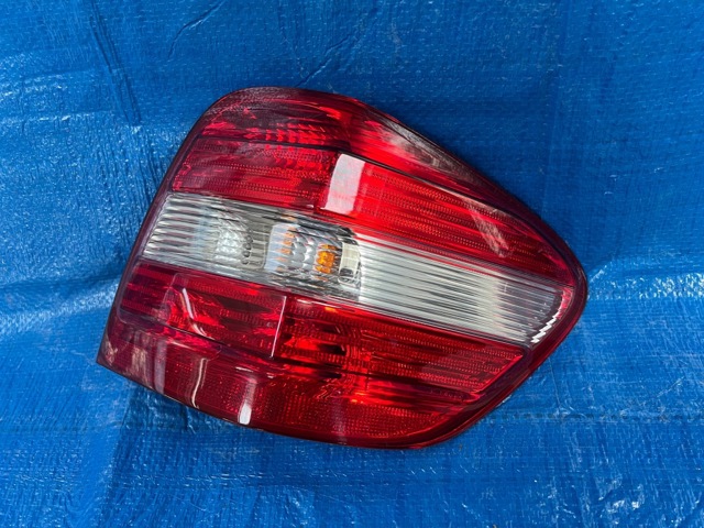 MERCEDES A1648202064 Фонарь задний правый в наличии Киев