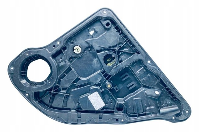 Стеклоподъемник задней правой двери A1667309001 MERCEDES