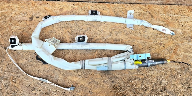 MERCEDES A1668600602 Шторка боковая, правая в наличии Тернополь