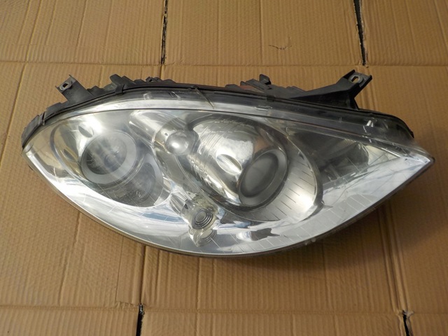 MERCEDES A1698207461 Правая фара в наличии Днепр