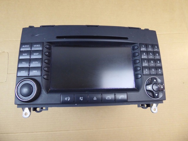 MERCEDES A1698209889 Магнитола в наличии Черновцы