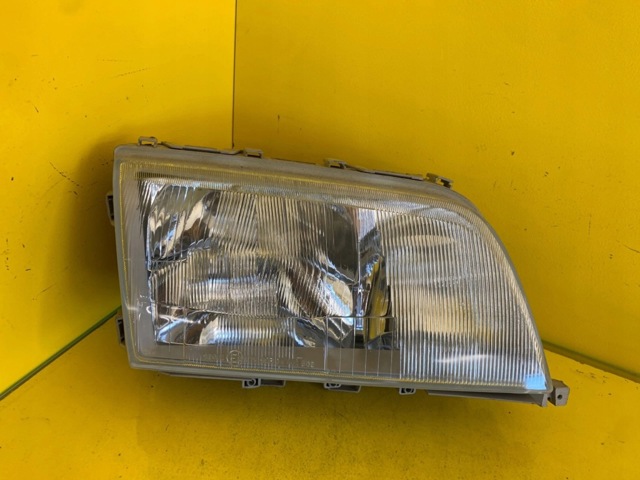MERCEDES A2028201261 Фара правая в наличии Николаев