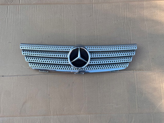 A2038801283 MERCEDES Решетка радиатора купить в Черновцы