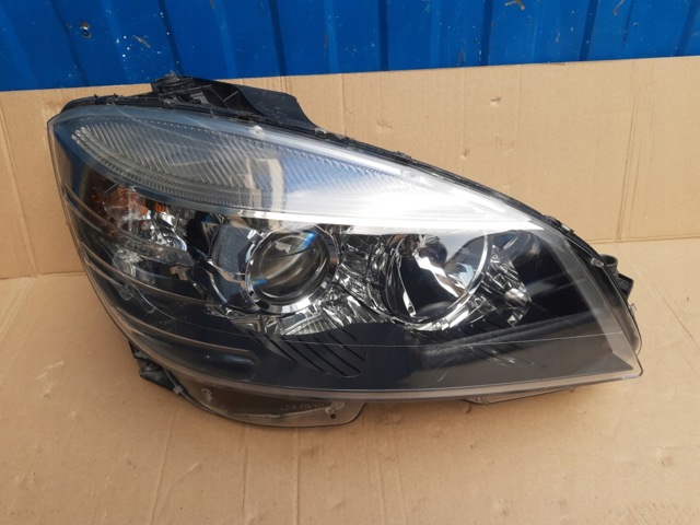 A2039060800 MERCEDES Фара правая купить в Тернополь