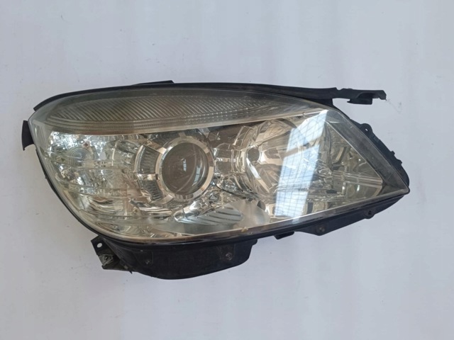 Фара передняя правая A2048208461 MERCEDES