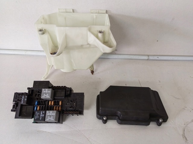 Корпус блока предохранителей A2055400024 MERCEDES