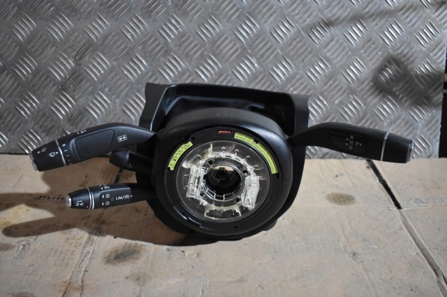 Переключатели подрулевые A2059002723 MERCEDES