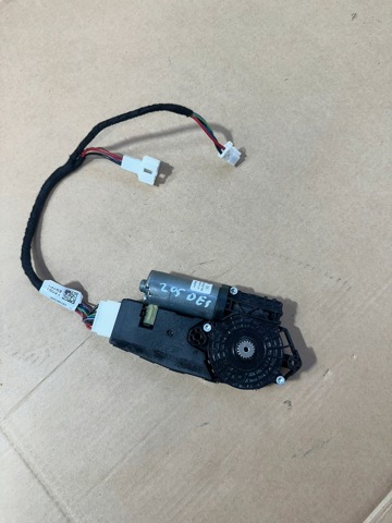 A2059009104 MERCEDES Мотор привода люка купить в Павлоград