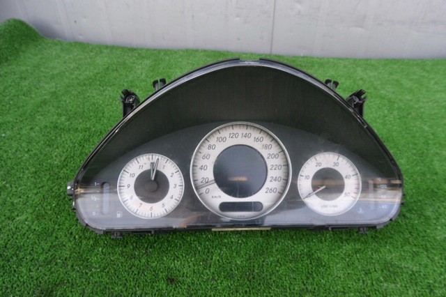 MERCEDES A2115402548 Панель приборов в наличии Житомир