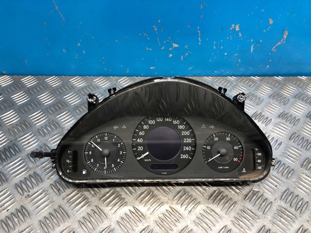 MERCEDES A2115403347 Панель приборов в наличии Тернополь
