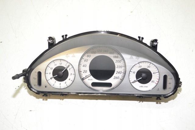 MERCEDES A2115406248 Панель приборов в наличии Полтава
