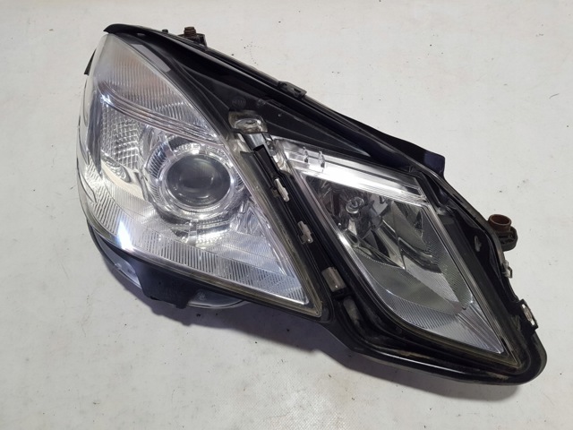 MERCEDES A2128200461 Фара правая в наличии Павлоград