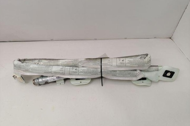 A2128604202 MERCEDES Шторка боковая, правая купить в Львов
