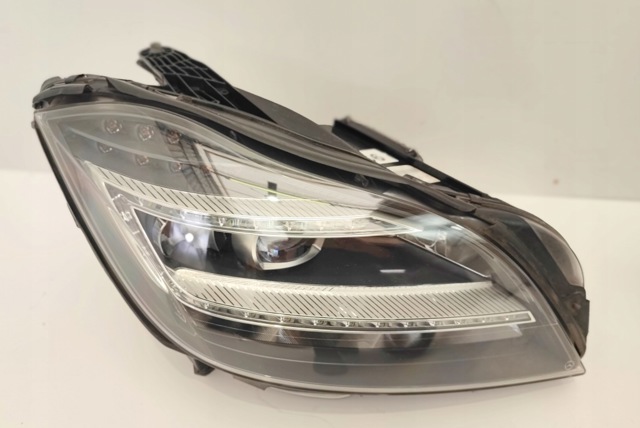 A2188205061 MERCEDES Фара правая купить в Ирпень