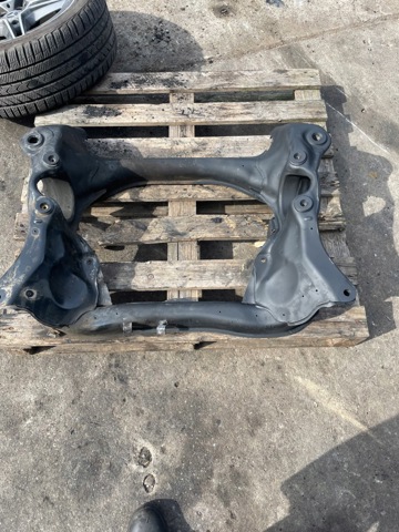 Поперечина передней подвески A2216200887 MERCEDES