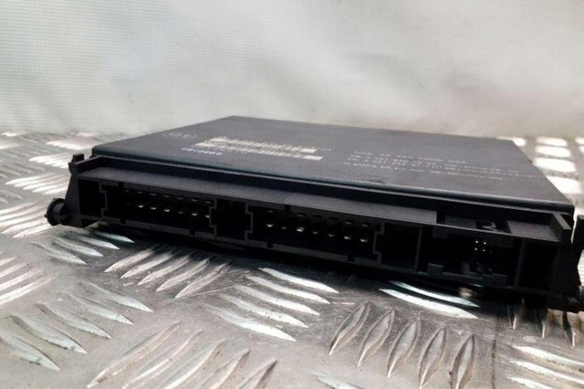 Монитор (дисплей) переднего подголовника A2218702987 MERCEDES