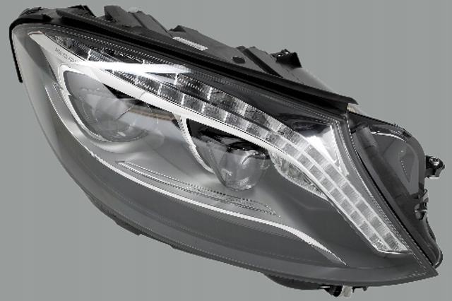 Правая блок фара A2228208061 MERCEDES