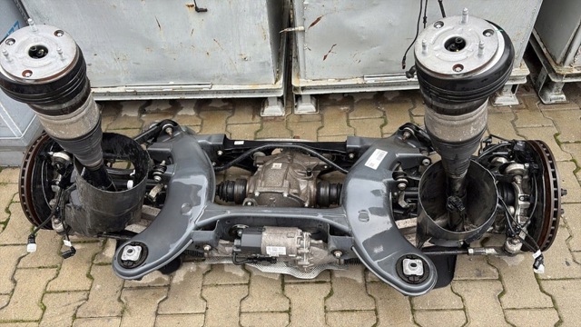 MERCEDES A2233504700 в наличии Киев
