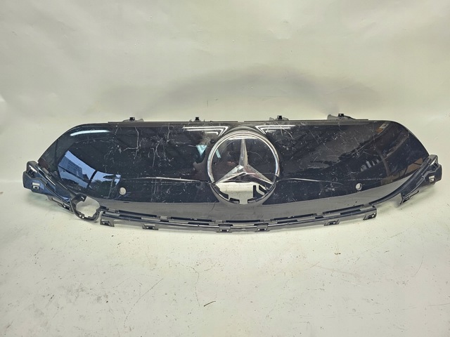2978880600 MERCEDES Кронштейн решетки радиатора купить в Ровно