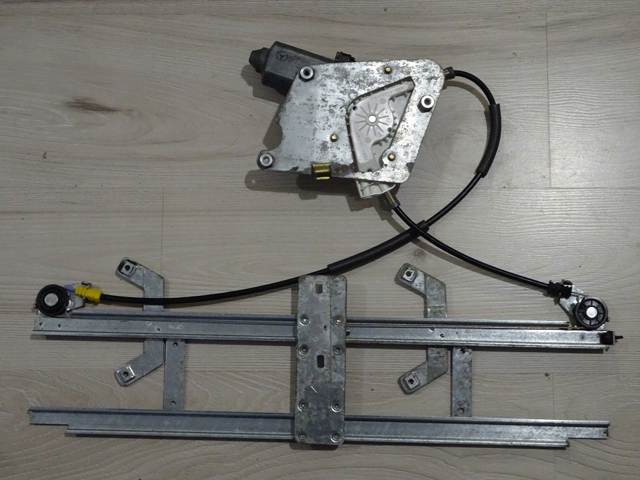 MERCEDES A4637200546 Механизм стеклоподъемника двери передней левой в наличии Тернополь