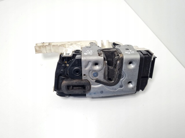 MERCEDES A9067301900 Замок двери боковой сдвижной правой в наличии Сумы
