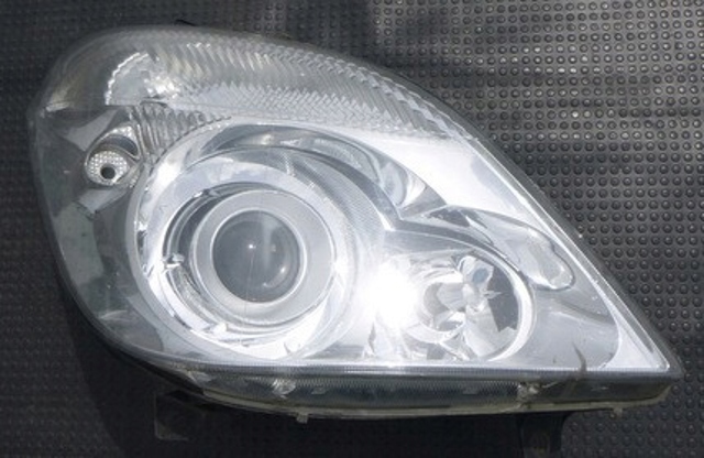 9068201061 MERCEDES Правая фара купить в Украина