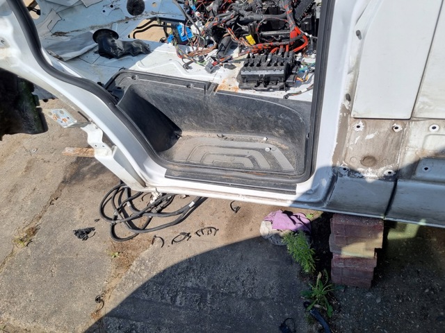 A9106301802 Проем передней левой двери купить Винница