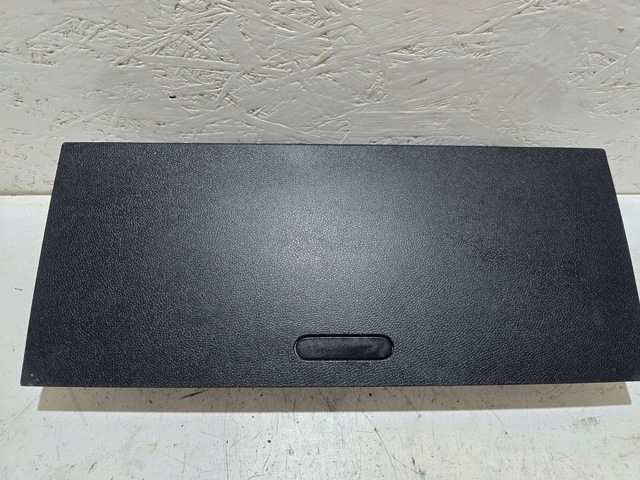 A9106806000 Крышка перчаточного ящика (бардачка) купить Ирпень