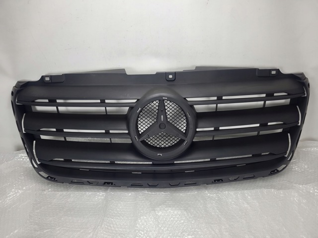 MERCEDES 9108852800 Решетка радиатора в наличии Полтава