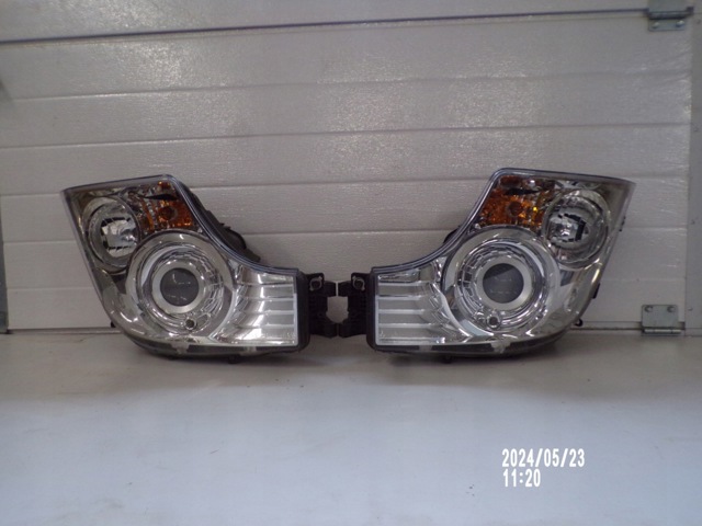 MERCEDES A9608200639 Правая фара в наличии Черкассы