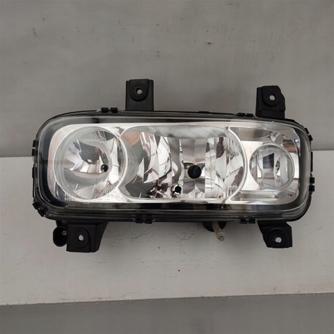 Вставка фары левой A9738202461 MERCEDES