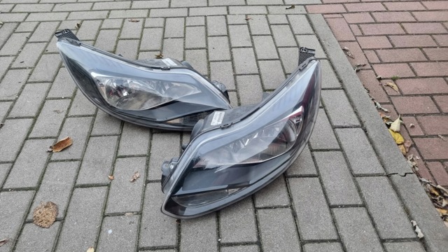 FORD BM5113W030RB Левая фара в наличии Павлоград