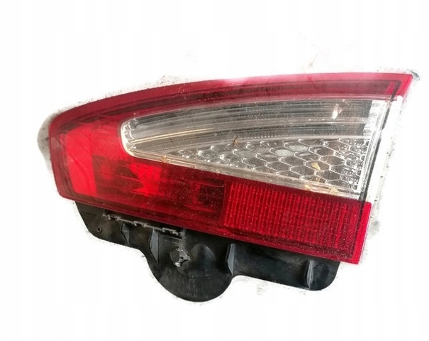 Задняя левая внутренняя фара BS7113A602BE FORD