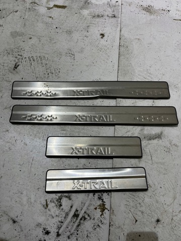 G69504CB0A NISSAN Накладка дверного порога внутренняя передняя, комплект купить в Харьков