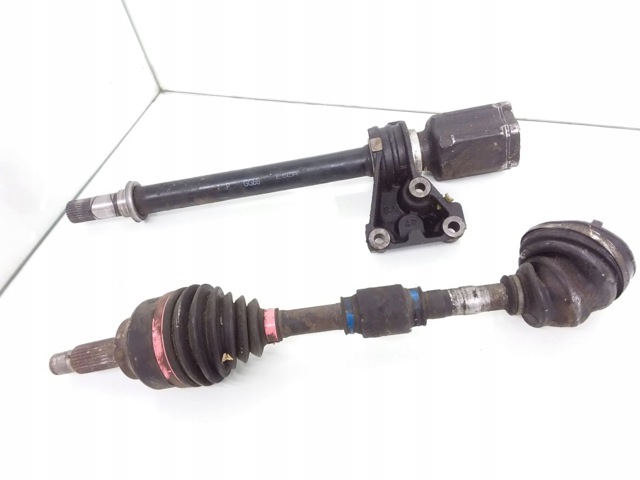 GG6225500A Mazda Полуось (привод) передняя правая