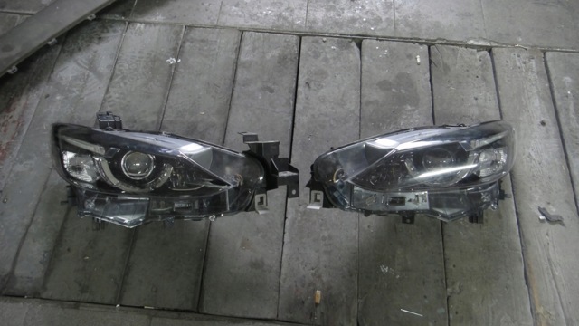 MAZDA GMG551031E Правая фара в наличии Киев