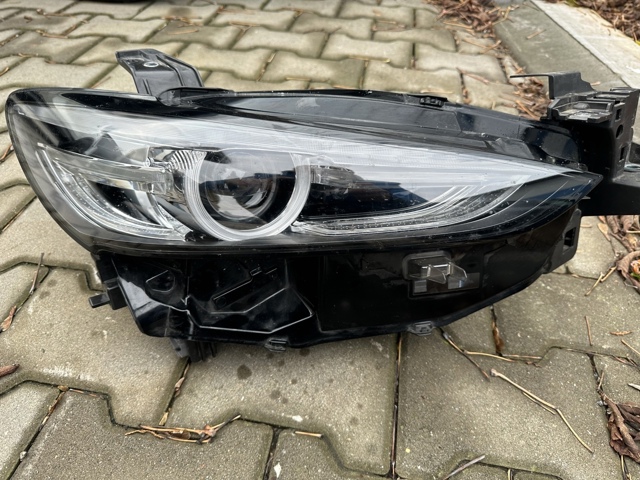 GSJ551031B MAZDA Правая фара купить в Львов