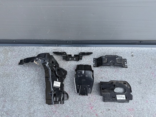 KB7W53140 MAZDA Кронштейн суппорта радиатора верхний купить в Харьков
