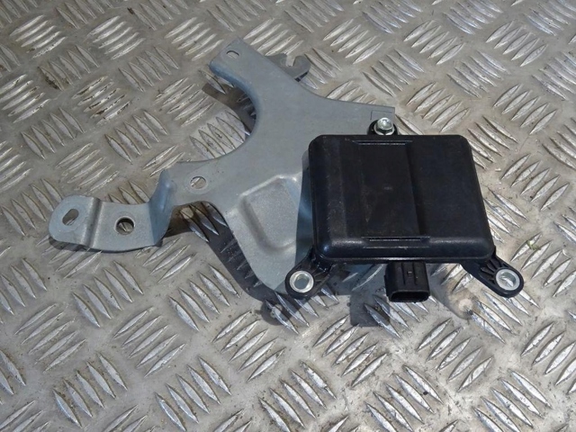 Датчик контроля мертвой зоны, задний KB8C67Y30A MAZDA