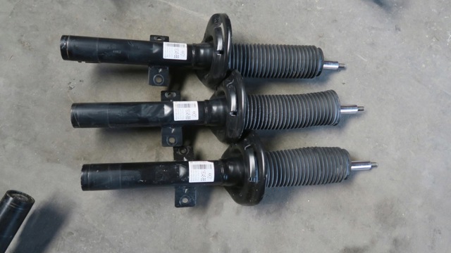 Амортизатор передний KK3118045BB FORD