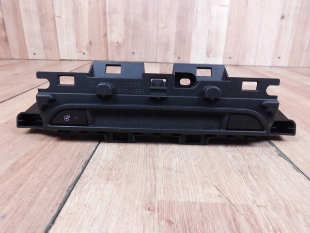 Блок кнопок центральной консоли KN4M55260 MAZDA