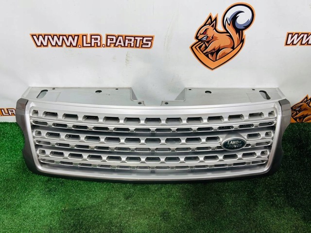 LAND ROVER LR055880 Решетка радиатора в наличии Киев