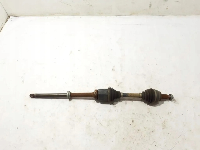 LR071947 LAND ROVER Правая полуось купить в Украина