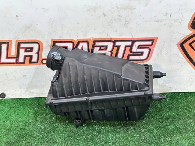 LR095792 LAND ROVER Корпус воздушного фильтра правый купить в Полтава
