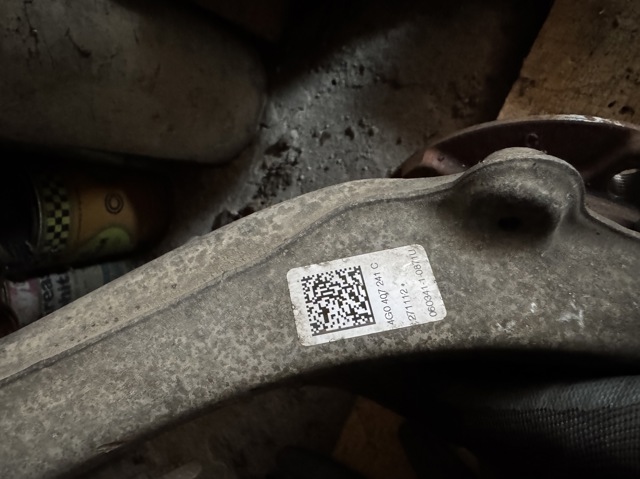 Цапфа передняя левая 4G0407241C VAG